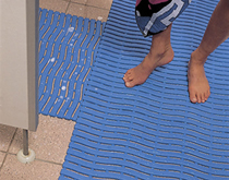 游泳館公共浴室防滑地墊，更衣室防滑地毯，柔軟波浪型