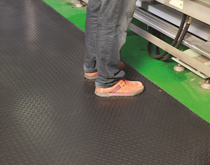 工廠車(chē)間防滑地毯卷材，車(chē)間地面防起砂防磨損地墊卷