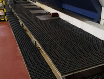 工廠車間地面地墊用什么材料？車間操作平臺地墊 車間設(shè)備防滑地墊地毯